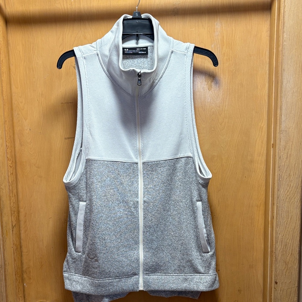 Under Armour sleeveless zip up vest. Small. BNWT.